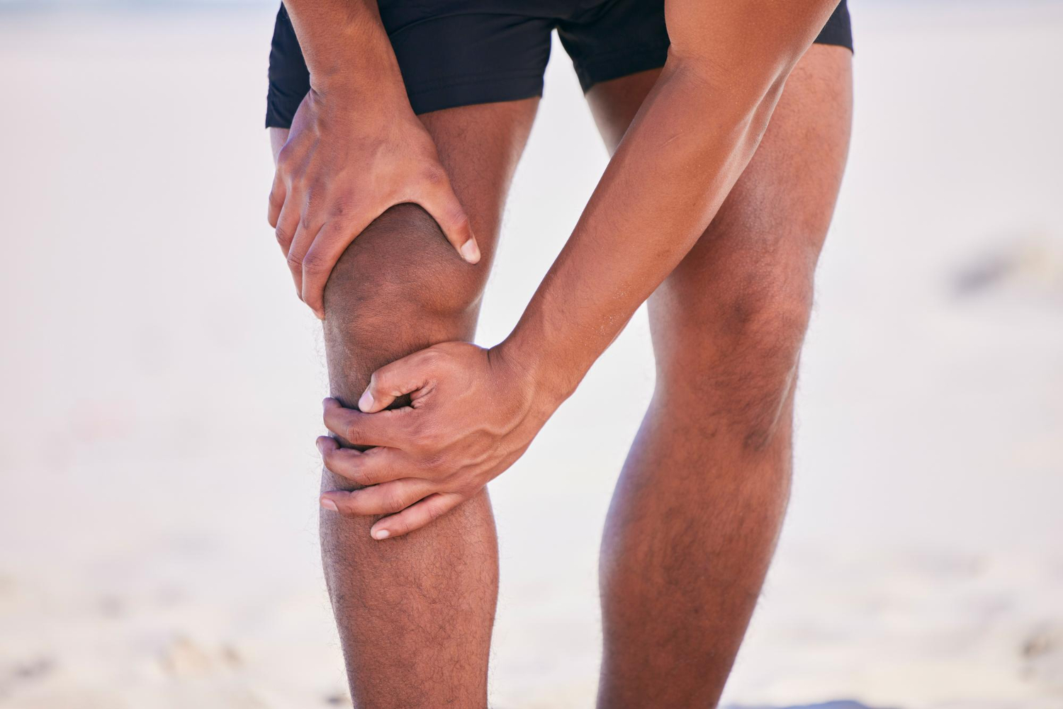 How a Chronic Knee Pain Specialist Assesses Mobility Changes